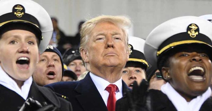 El presidente Trump asistirá al partido de fútbol Army-Navy en Filadelfia