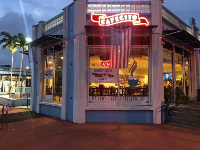 Emblemático restaurante cubano de Miami Beach David's Cafe Cafecito cierra definitivamente