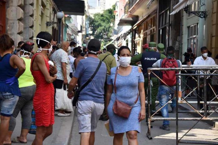 Cuba cierra la Habana para acabar con la propagación del coronavirus