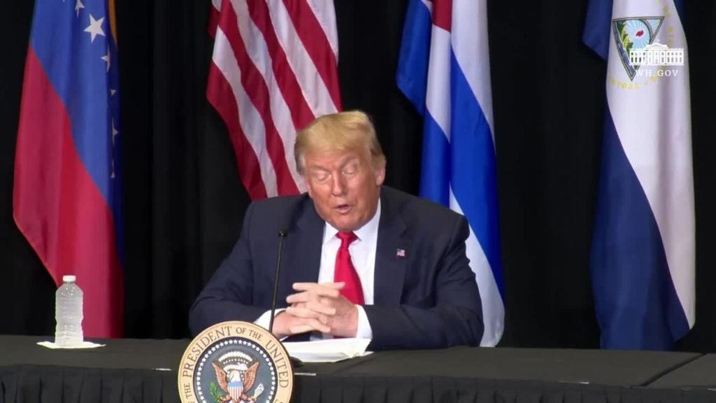 Donald Trump será el anfitrión de mesa redonda “Latinos for Trump” en Doral Donald Trump será el anfitrión de mesa redonda “Latinos for Trump” en Doral