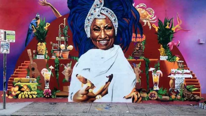 Celia Cruz muestra su mejor sonrisa en un inmenso mural de Wynwood