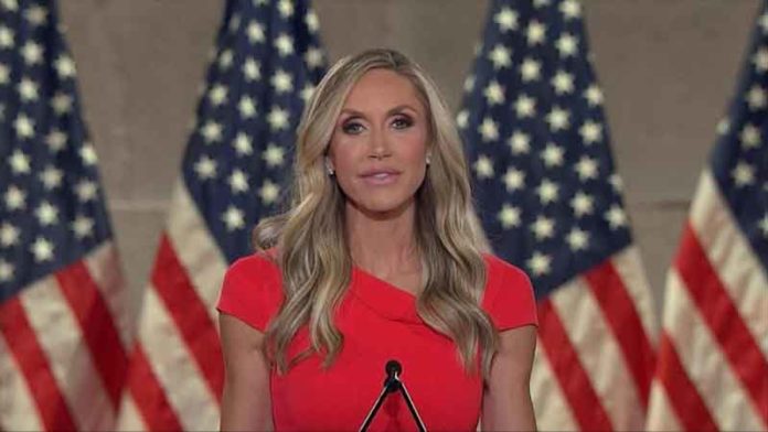 Lara Trump considerando postularse para el Senado de Carolina del Norte