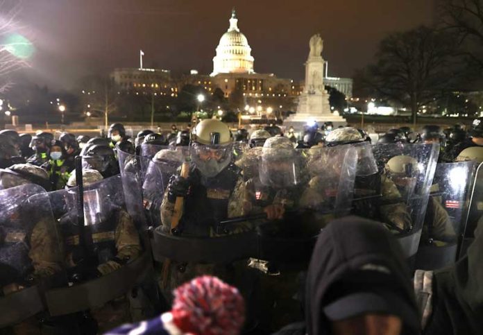 Trump moviliza a la Guardia Nacional y los servicios de protección federal en medio del caos en el Capitolio de EE. UU.