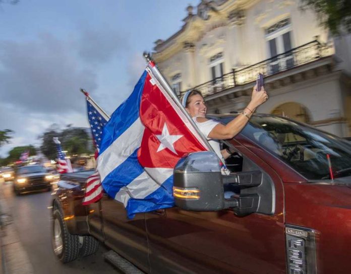 Cubanos del exilio se dirigen a DC para entregar un mensaje al presidente Biden