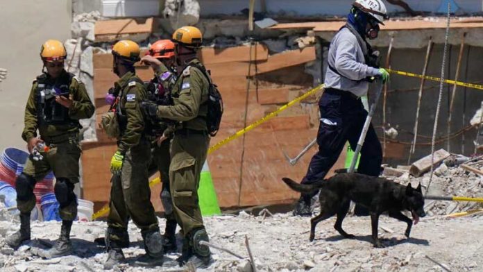 Aumenta a 79 muertos en el colapso de un complejo de condominios en Surfside