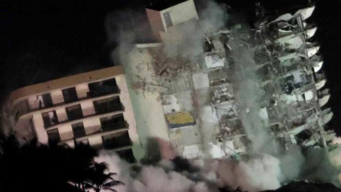 Demolido con explosivos lo que quedaba en pie del Champlain Towers South en Surfside