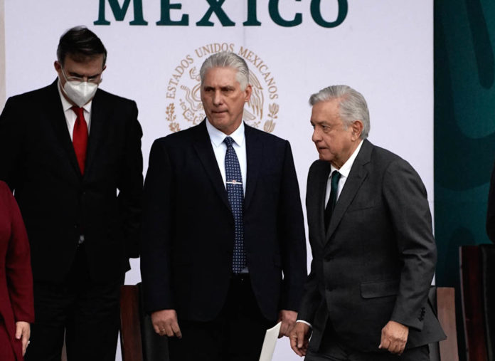 México destaca la visita del “tirano” presidente de Cuba en el Día de la Independencia