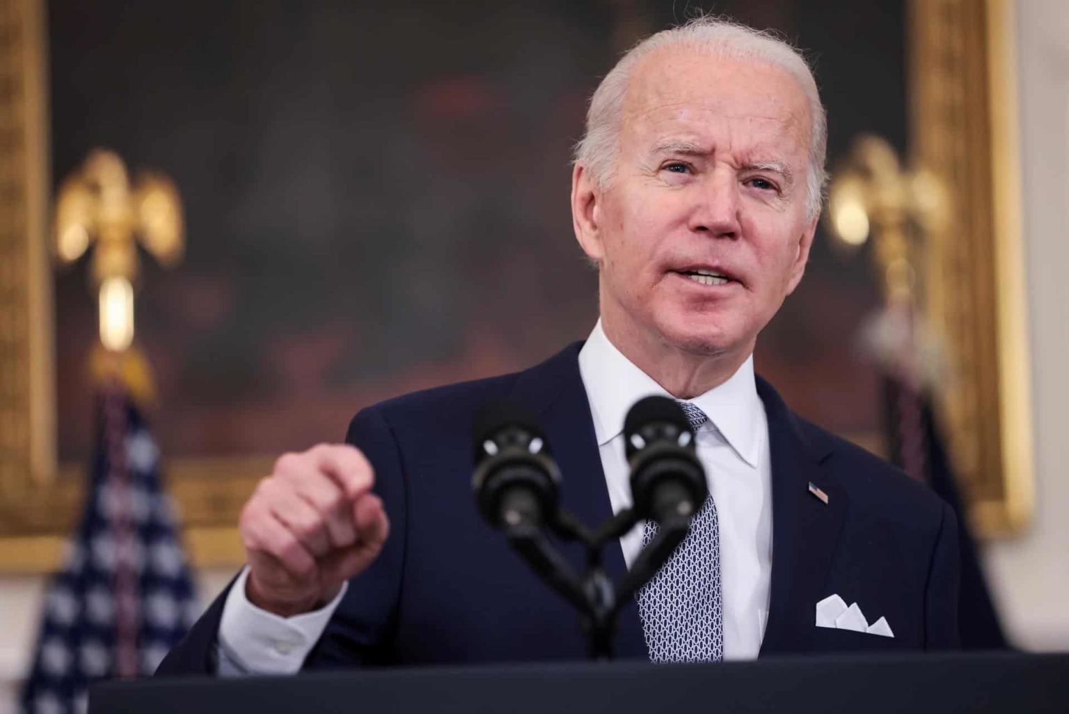 Críticos dicen que Biden arruinó la economía; segundo informe laboral decepcionante