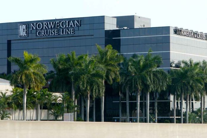 Norwegian Cruise Line ordenada a pagar $110 millones por uso del puerto de Cuba