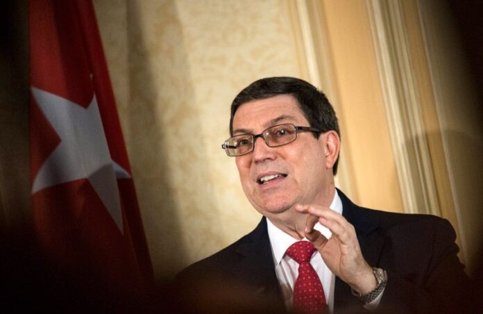 Cuba promete mantener acuerdos con EE.UU. pese a sanciones, mientras el régimen se aferra al poder